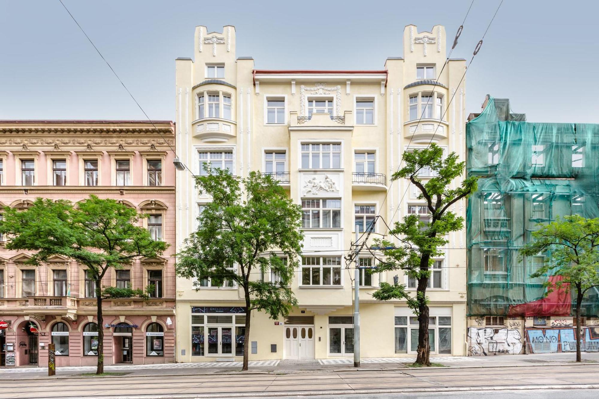 Turnkey I Charles Square Apartments, Prague